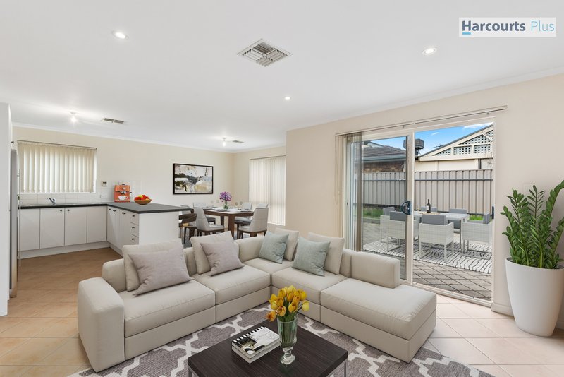 2/11 Alana Walk, Woodcroft SA 5162