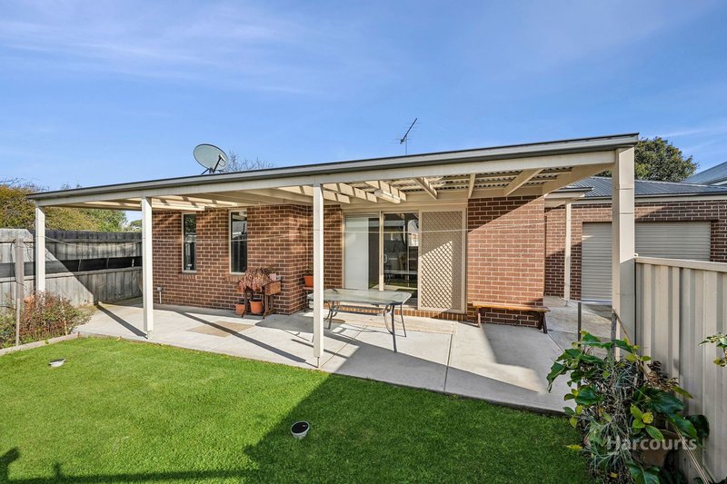 Photo - 2/11 Alder Crescent, Bell Park VIC 3215 - Image 5