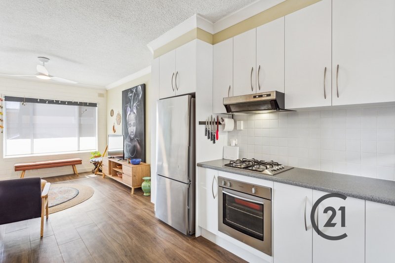 Photo - 2/11 Alexander Street, Largs Bay SA 5016 - Image 4