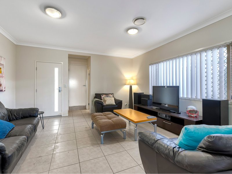 Photo - 2/11 Alice Street, Kedron QLD 4031 - Image 6