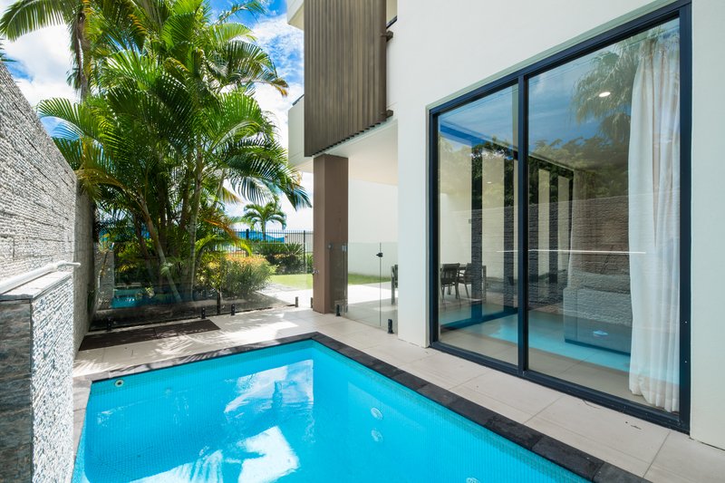 Photo - 2/11 Altmann Avenue, Cannonvale QLD 4802 - Image 1