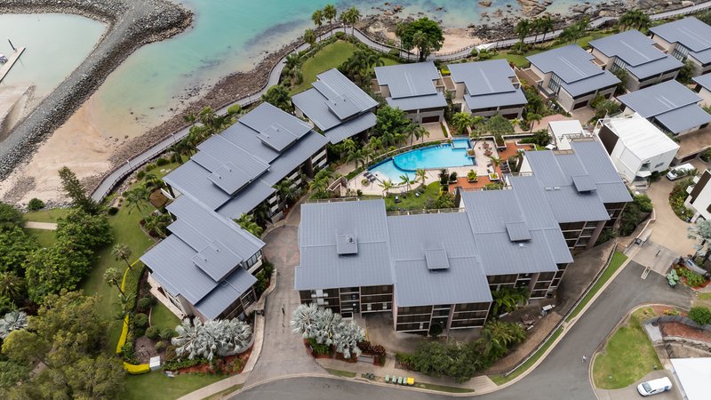 Photo - 2/11 Altmann Avenue, Cannonvale QLD 4802 - Image 9