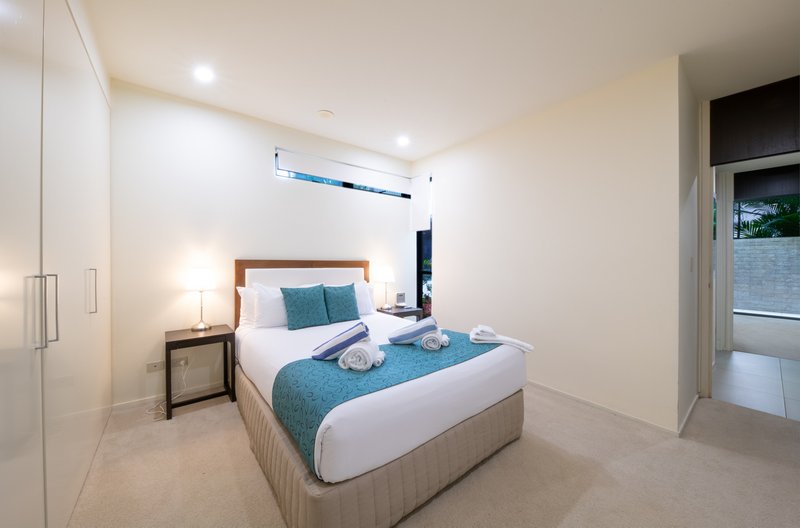 Photo - 2/11 Altmann Avenue, Cannonvale QLD 4802 - Image 18