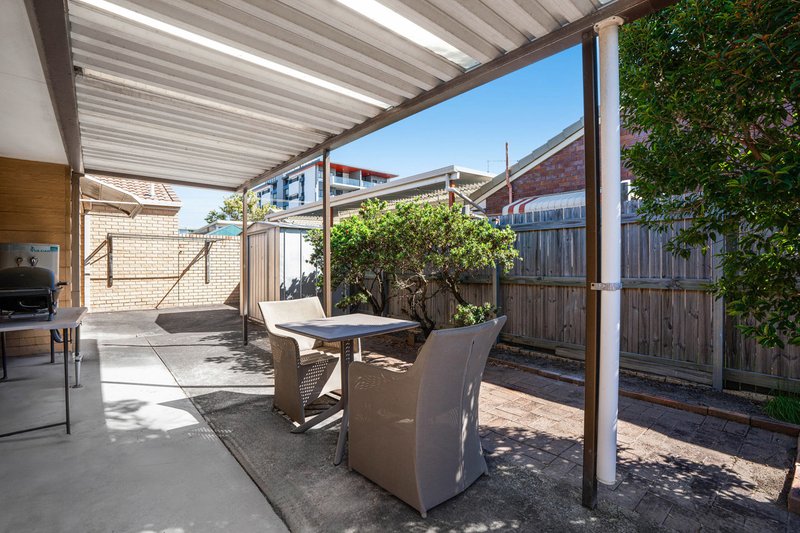 Photo - 2/11 Andrew Street, Wynnum QLD 4178 - Image 6