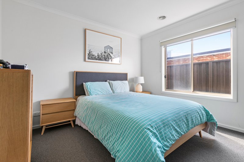 Photo - 2/11 Ashbourne Street, Herne Hill VIC 3218 - Image 8