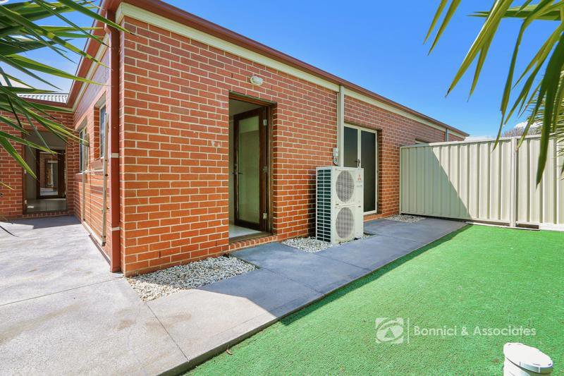 Photo - 2/11 Batt Avenue, Wodonga VIC 3690 - Image 16