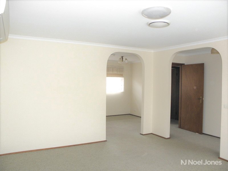 Photo - 2/11 Beverley Street, Doncaster East VIC 3109 - Image 2