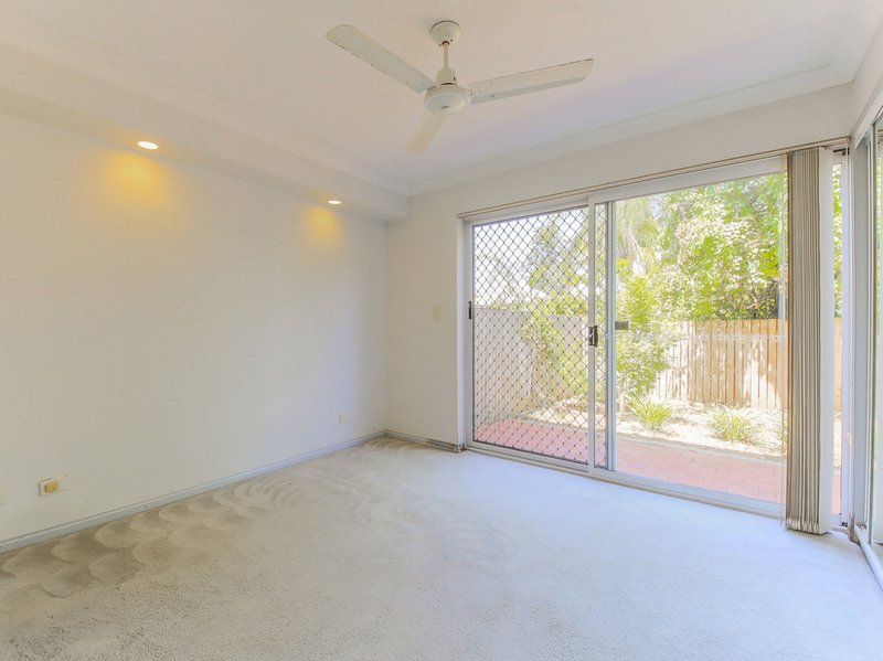 Photo - 2/11 Cadell Street, Toowong QLD 4066 - Image 8