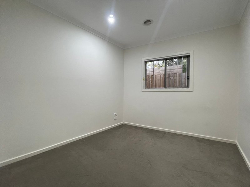 Photo - 2/11 Carrol Street, Reservoir VIC 3073 - Image 7