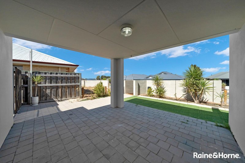 Photo - 2/11 Castlefern Street, Ellenbrook WA 6069 - Image 3