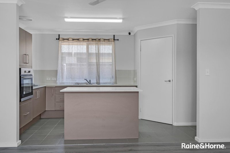 Photo - 2/11 Castlefern Street, Ellenbrook WA 6069 - Image 5