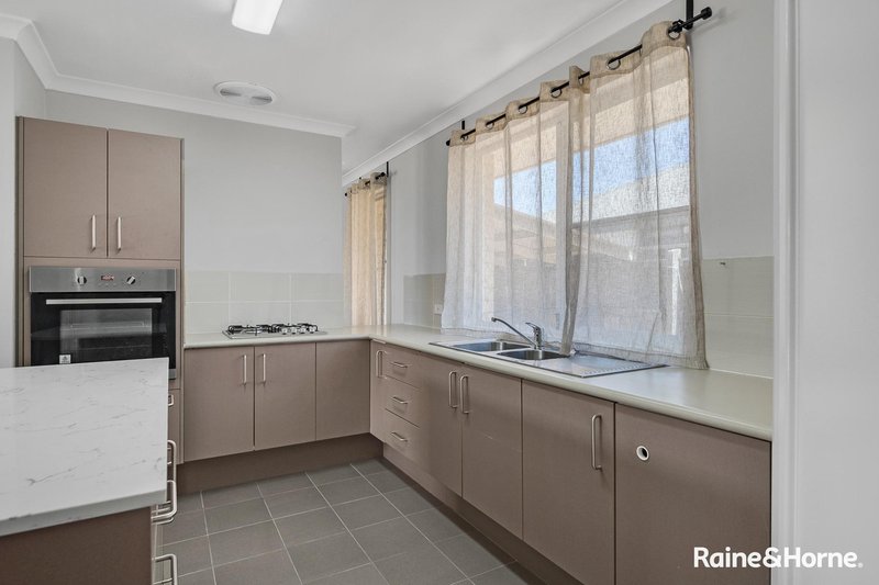 Photo - 2/11 Castlefern Street, Ellenbrook WA 6069 - Image 7