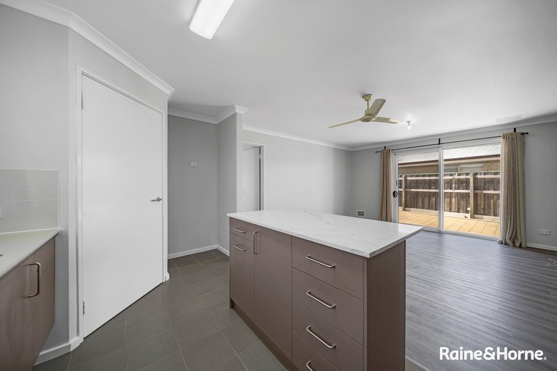 Photo - 2/11 Castlefern Street, Ellenbrook WA 6069 - Image 9