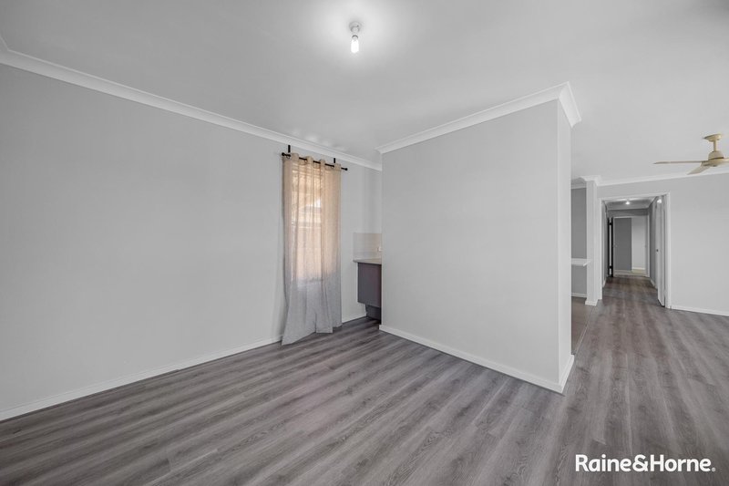 Photo - 2/11 Castlefern Street, Ellenbrook WA 6069 - Image 11