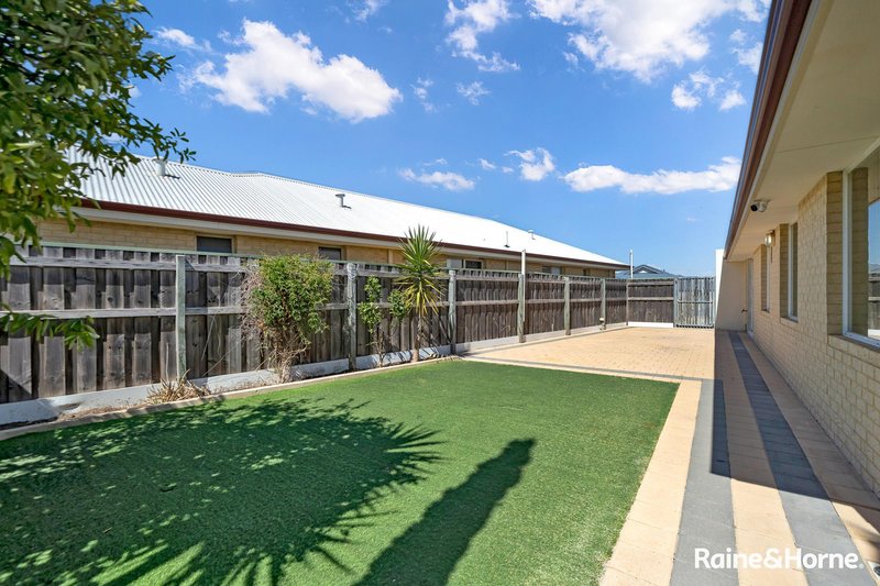 Photo - 2/11 Castlefern Street, Ellenbrook WA 6069 - Image 21