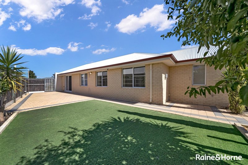 Photo - 2/11 Castlefern Street, Ellenbrook WA 6069 - Image 23