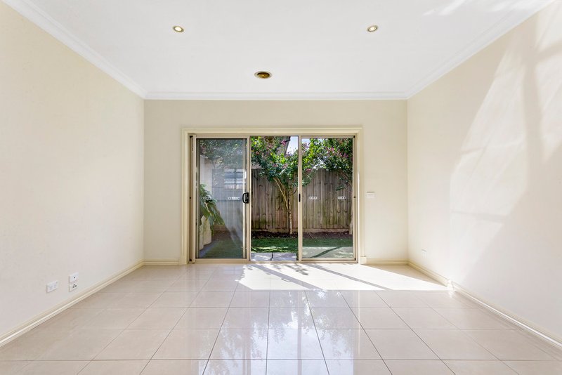 Photo - 2/11 Central Ave , Thomastown VIC 3074 - Image 6