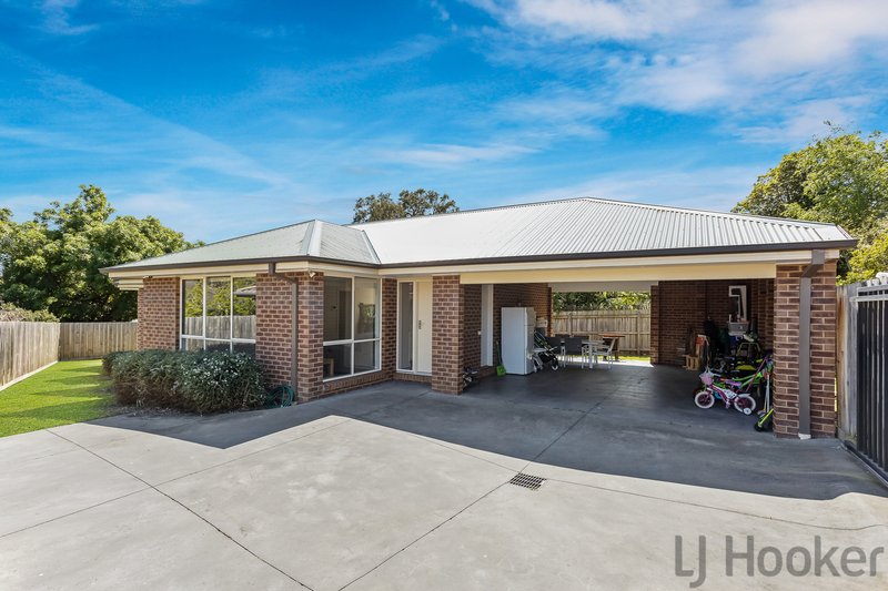 2/11 Chatham Avenue, Ferntree Gully VIC 3156