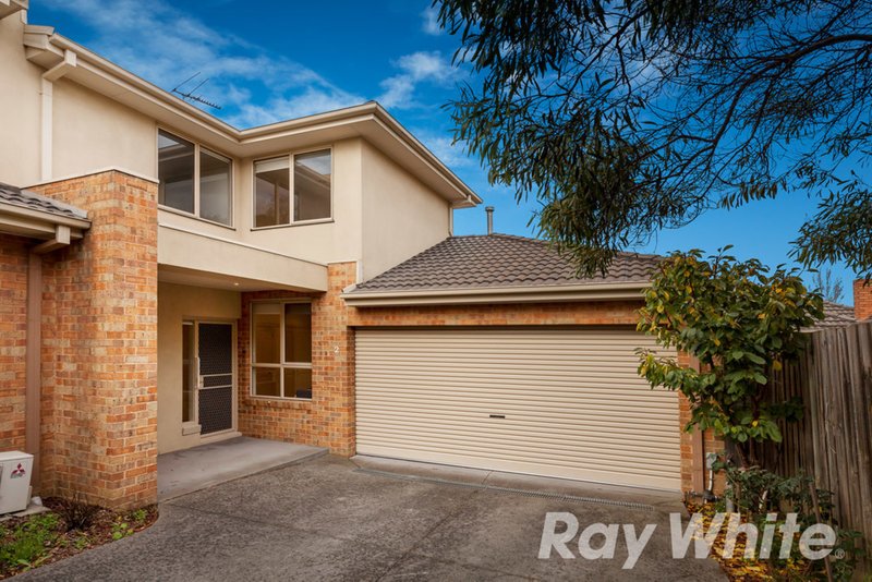 Photo - 2/11 Chippewa Avenue, Donvale VIC 3111 - Image 2