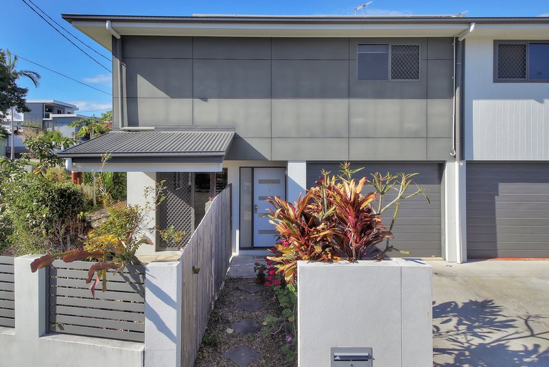 Photo - 2/11 Clausen Street, Mount Gravatt East QLD 4122 - Image 1