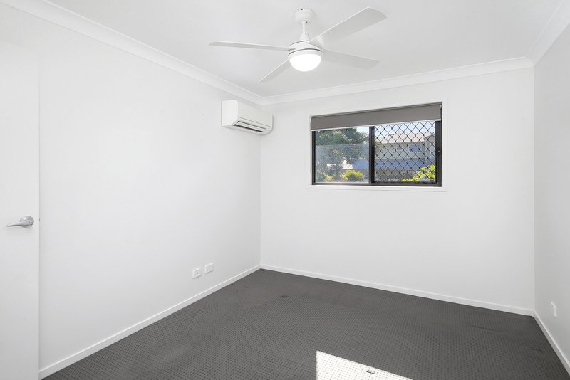 Photo - 2/11 Clausen Street, Mount Gravatt East QLD 4122 - Image 5