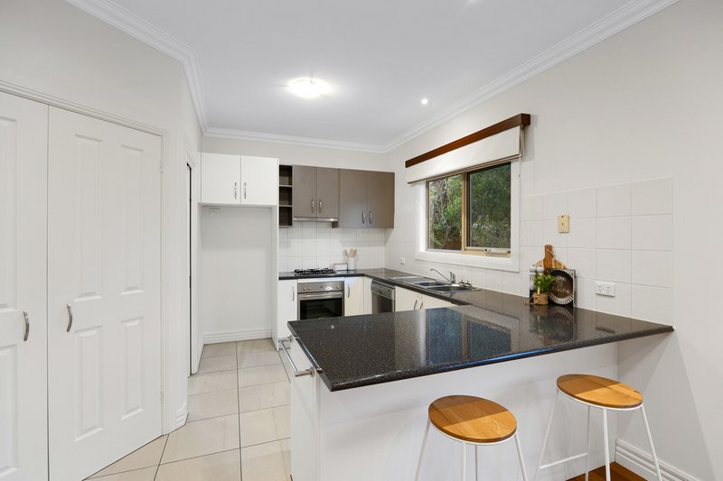 Photo - 2/11 Dixon Avenue, Croydon VIC 3136 - Image 3