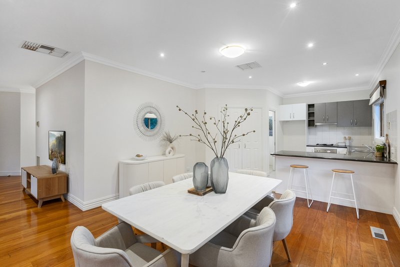 Photo - 2/11 Dixon Avenue, Croydon VIC 3136 - Image 4