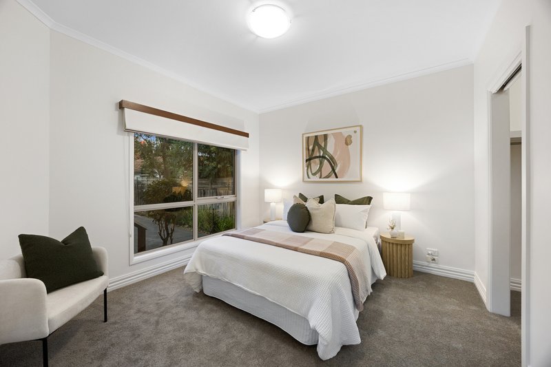 Photo - 2/11 Dixon Avenue, Croydon VIC 3136 - Image 11