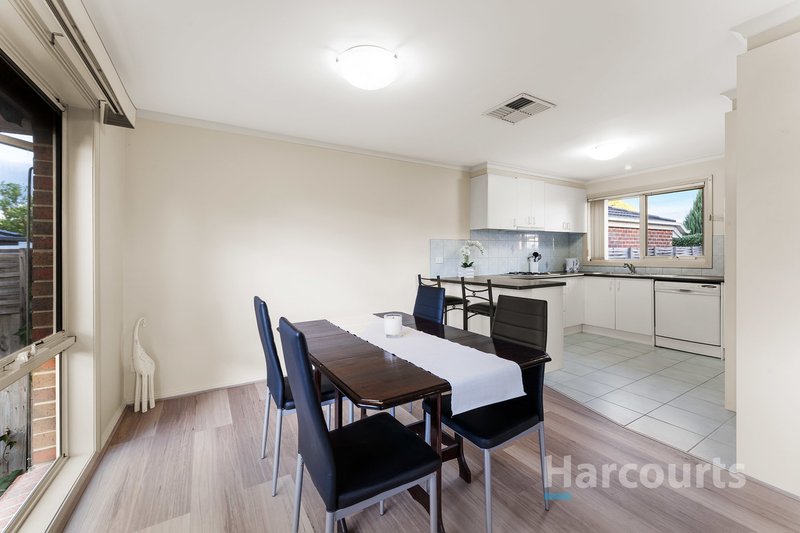 Photo - 2/11 Dumfries Way, Wantirna VIC 3152 - Image 4