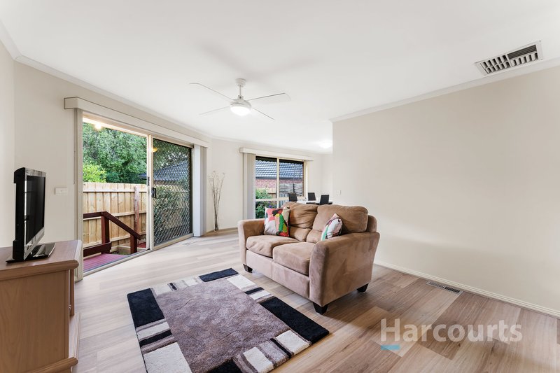 Photo - 2/11 Dumfries Way, Wantirna VIC 3152 - Image 5