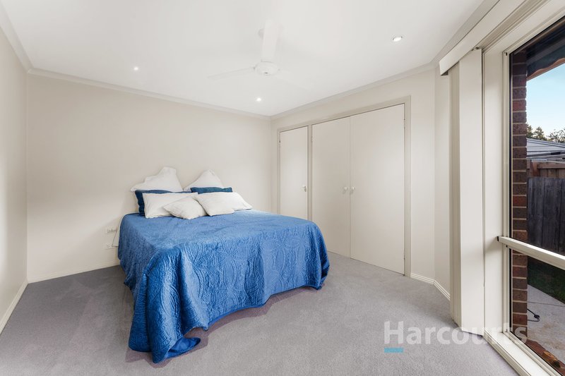 Photo - 2/11 Dumfries Way, Wantirna VIC 3152 - Image 7