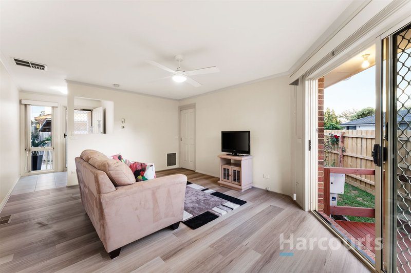 Photo - 2/11 Dumfries Way, Wantirna VIC 3152 - Image 6