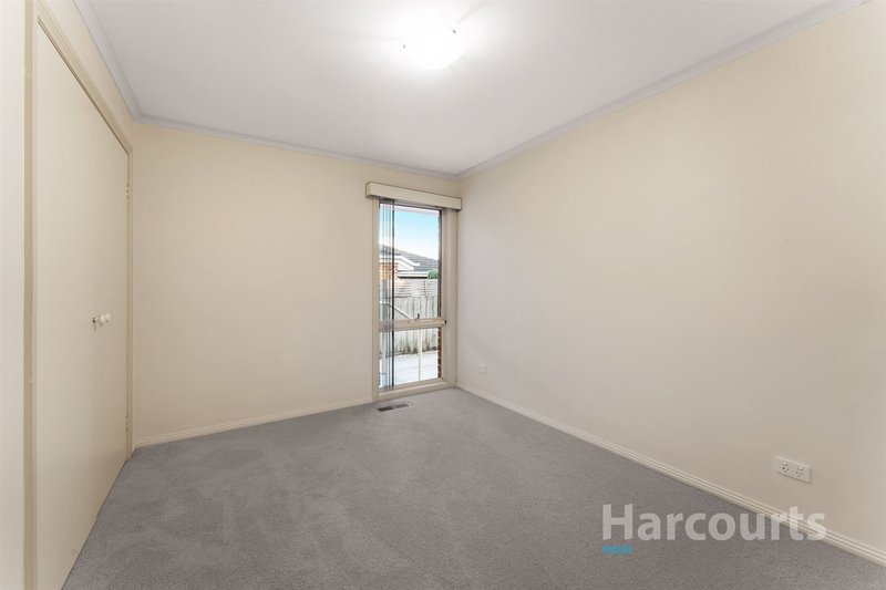 Photo - 2/11 Dumfries Way, Wantirna VIC 3152 - Image 8