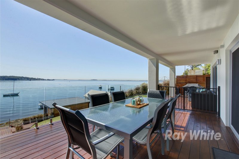 211 Fishing Point Road, Fishing Point NSW 2283