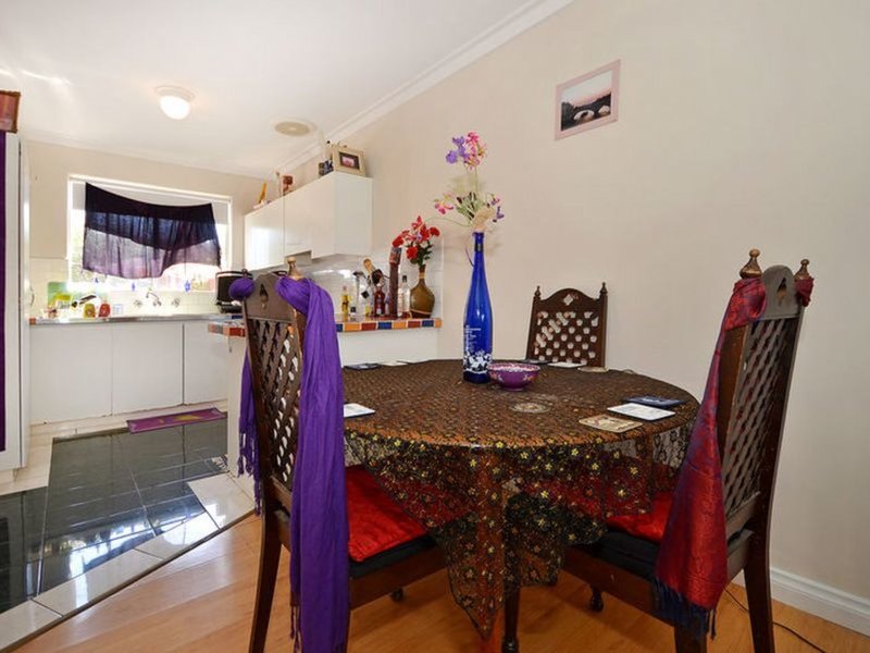 Photo - 2/11 Gibson Court, Morley WA 6062 - Image 2