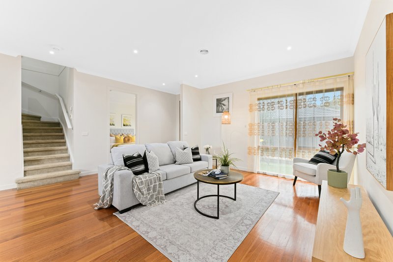 Photo - 2/11 Gnarwyn Road, Carnegie VIC 3163 - Image 3