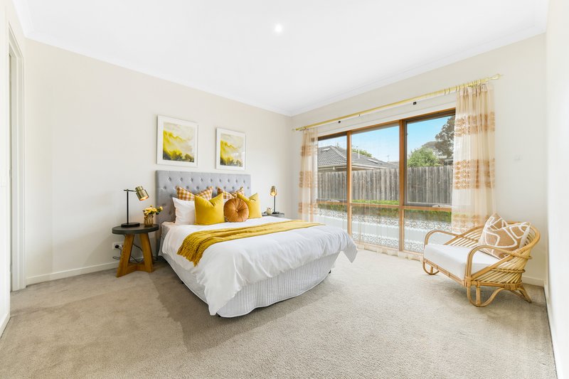 Photo - 2/11 Gnarwyn Road, Carnegie VIC 3163 - Image 9