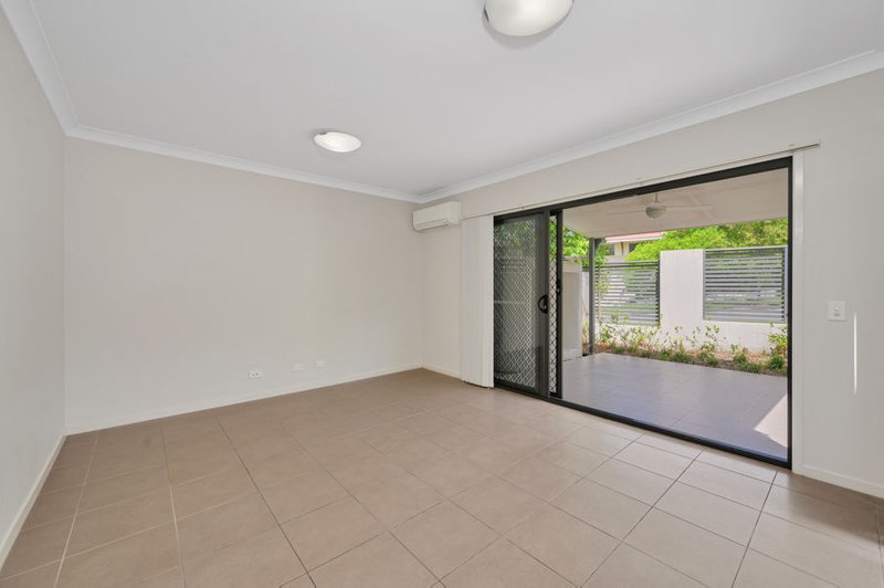 Photo - 2/11 Gosford Street, Mount Gravatt QLD 4122 - Image 2