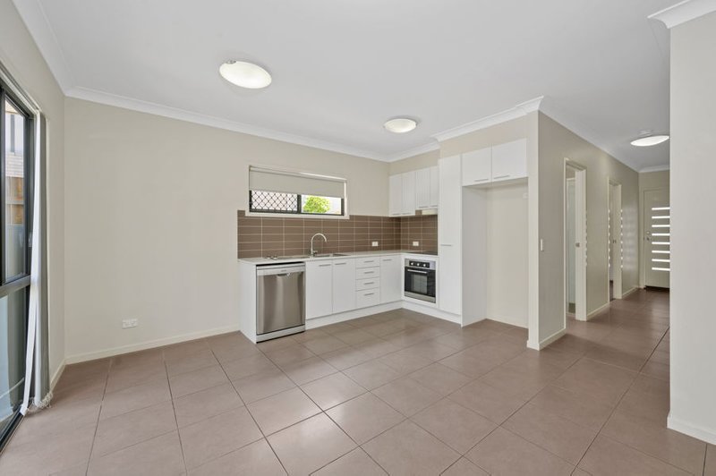 Photo - 2/11 Gosford Street, Mount Gravatt QLD 4122 - Image 3