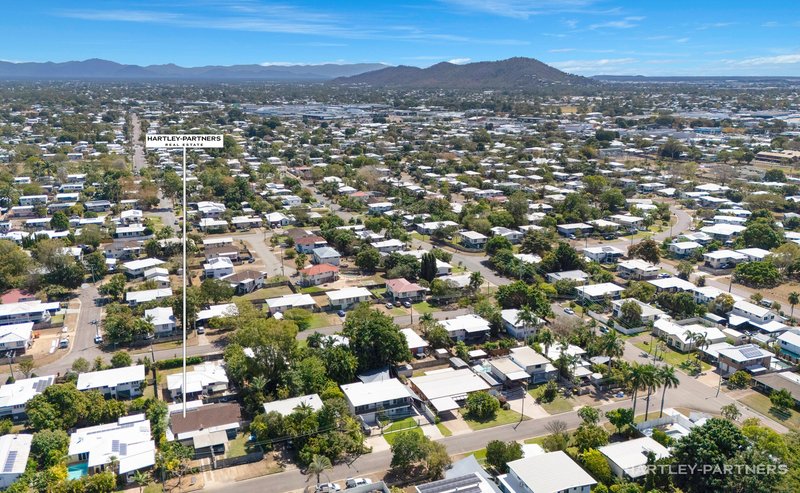 Photo - 2/11 Grant Avenue, Aitkenvale QLD 4814 - Image 11