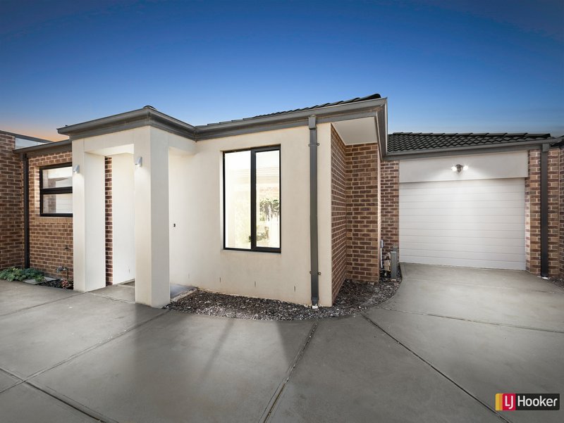 Photo - 2/11 Grenache Street, Point Cook VIC 3030 - Image 2