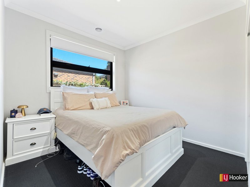 Photo - 2/11 Grenache Street, Point Cook VIC 3030 - Image 6