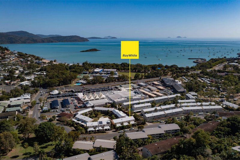 Photo - 2/11 Island Drive, Cannonvale QLD 4802 - Image 1