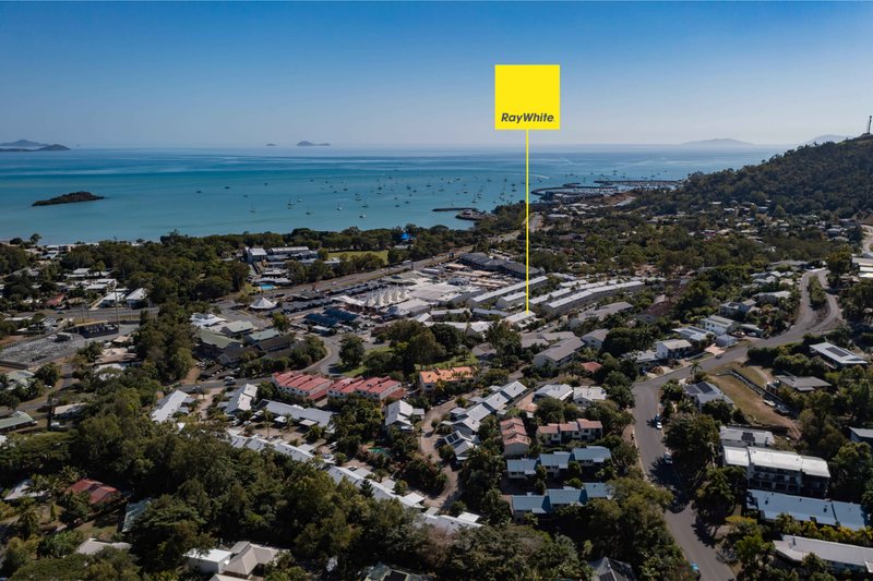 Photo - 2/11 Island Drive, Cannonvale QLD 4802 - Image 2