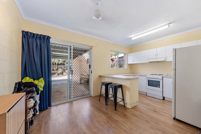 Photo - 2/11 Island Drive, Cannonvale QLD 4802 - Image 5