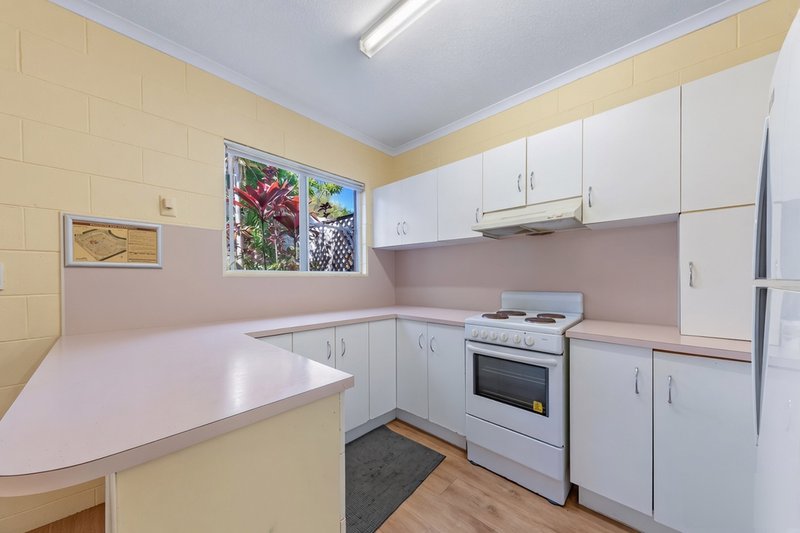 Photo - 2/11 Island Drive, Cannonvale QLD 4802 - Image 6