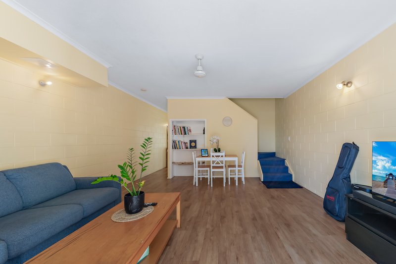 Photo - 2/11 Island Drive, Cannonvale QLD 4802 - Image 7