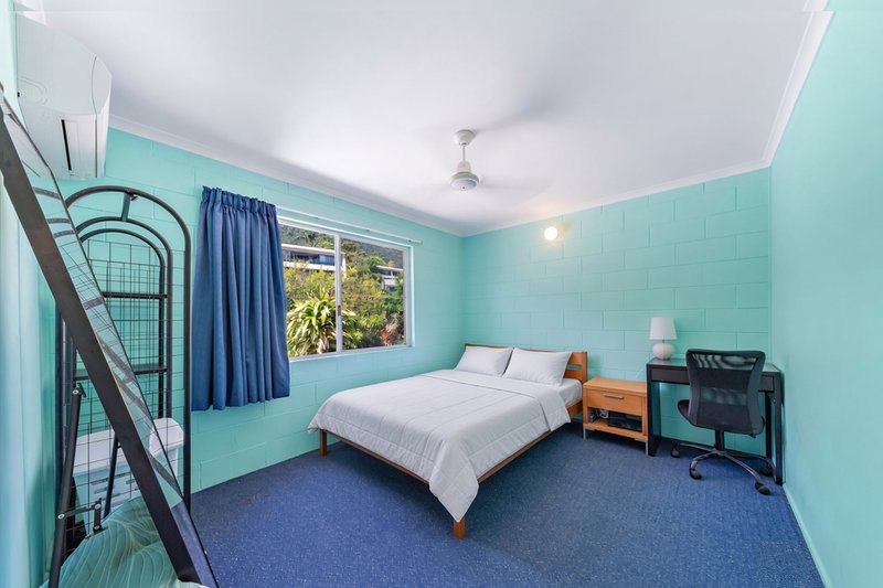 Photo - 2/11 Island Drive, Cannonvale QLD 4802 - Image 10