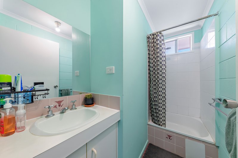 Photo - 2/11 Island Drive, Cannonvale QLD 4802 - Image 11