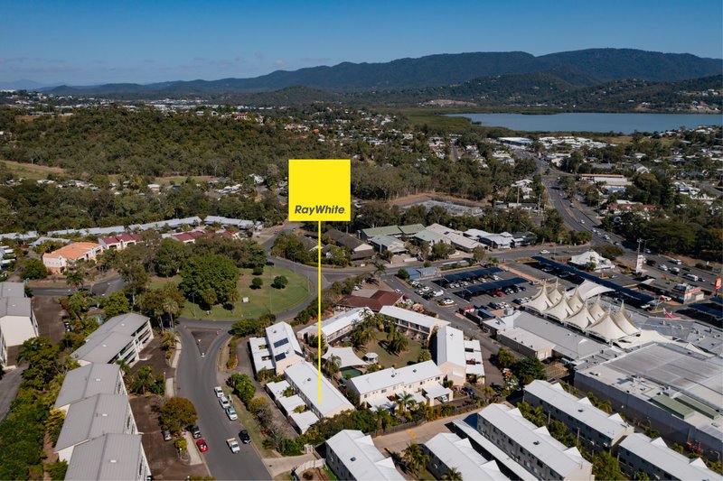 Photo - 2/11 Island Drive, Cannonvale QLD 4802 - Image 16